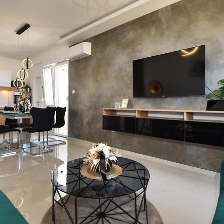 Apartman Nella With Sea Wiew Zadar Eksteriør billede