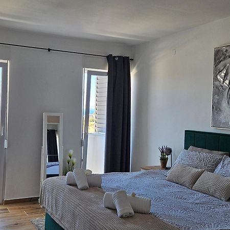Apartman Nella With Sea Wiew Zadar Eksteriør billede