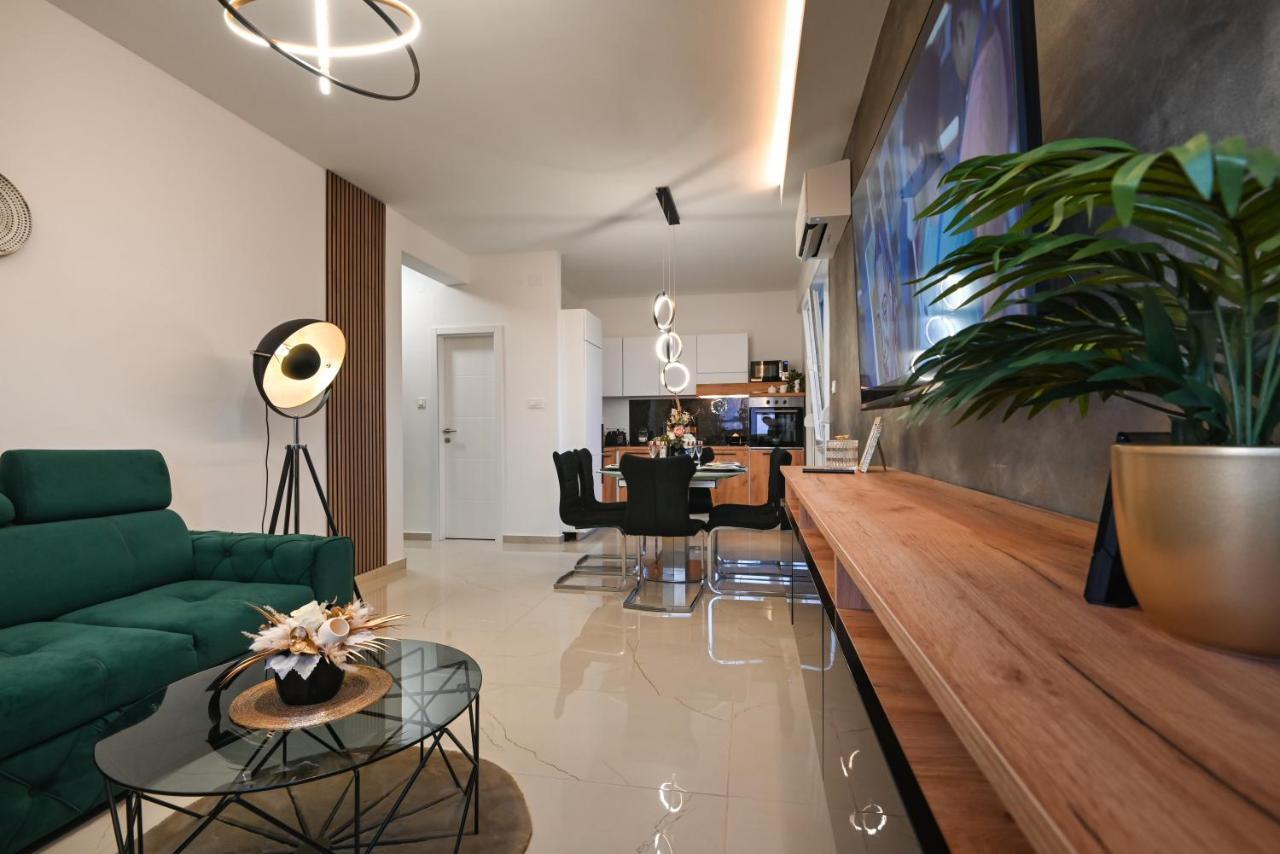 Apartman Nella With Sea Wiew Zadar Eksteriør billede