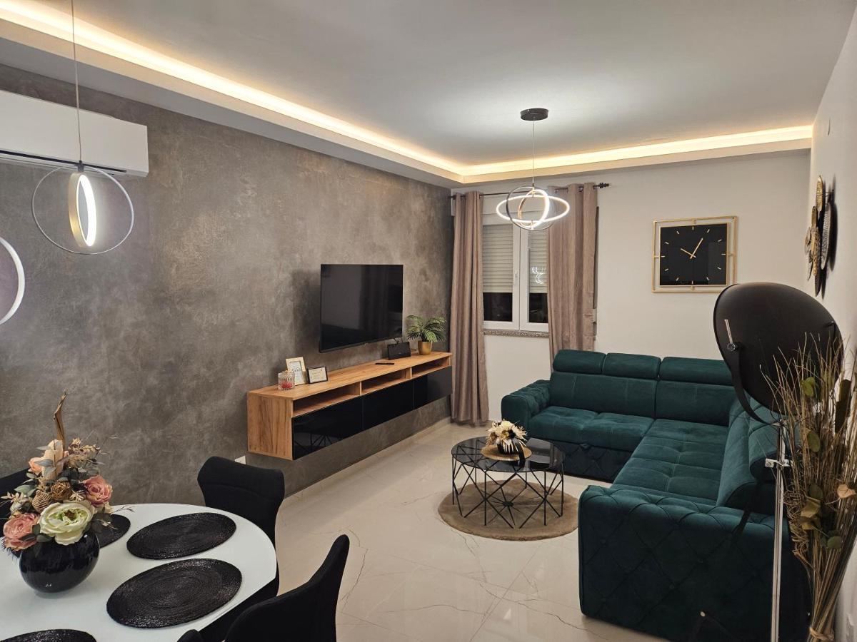 Apartman Nella With Sea Wiew Zadar Eksteriør billede